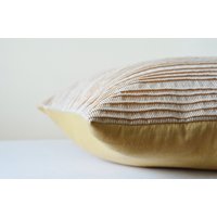 Weiß Und Gold Metallic Plissen Kissenbezug, Weiß Schimmer Kissen Mit Pleats, Pleated Dekorative Kissen Weiß Und Gold Metallic Plissen Kissenbezug, Weiß Schimmer Kissen Mit Pleats, Pleated Dekorative Kissen von anekdesigns