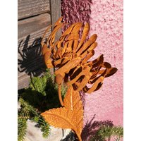 Edelrostoptik Blume Chrysantheme, Valerian | Gezackte Blätter Rostblume Metallblume Gartendeko Rost von angelsgardendekoshop