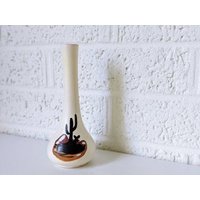 Kleine Vintage Vase Mit Handgemaltem Kaktus Und Cowboy in Der Wüste von archipel32