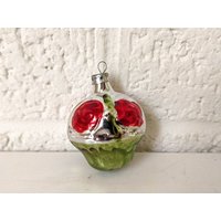 Kleines Vintage Glas Ornament | Korb Mit Roten Blumen von archipel32