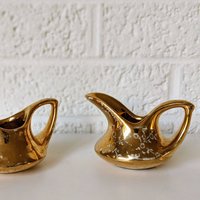 Vintage Paar Miniatur Milchkännchen Und Zuckerdose | Gold Mit Weiß Blumen Design von archipel32