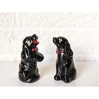 Vintage Paar Salz - Und Pfefferstreuer | Schwarze Hunde Mit Roten Schleifen Japan von archipel32
