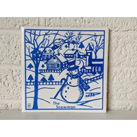 Vintage Signierte Della Gemalte Fliesen-Schneemann-Wand-Kunst-Hängender Untersetzer | Blau Und Weiß Vintage Signierte Della Gemalte Fliesen-Schneemann-Wand-Kunst-Hängender Untersetzer | Blau Und Weiß von archipel32