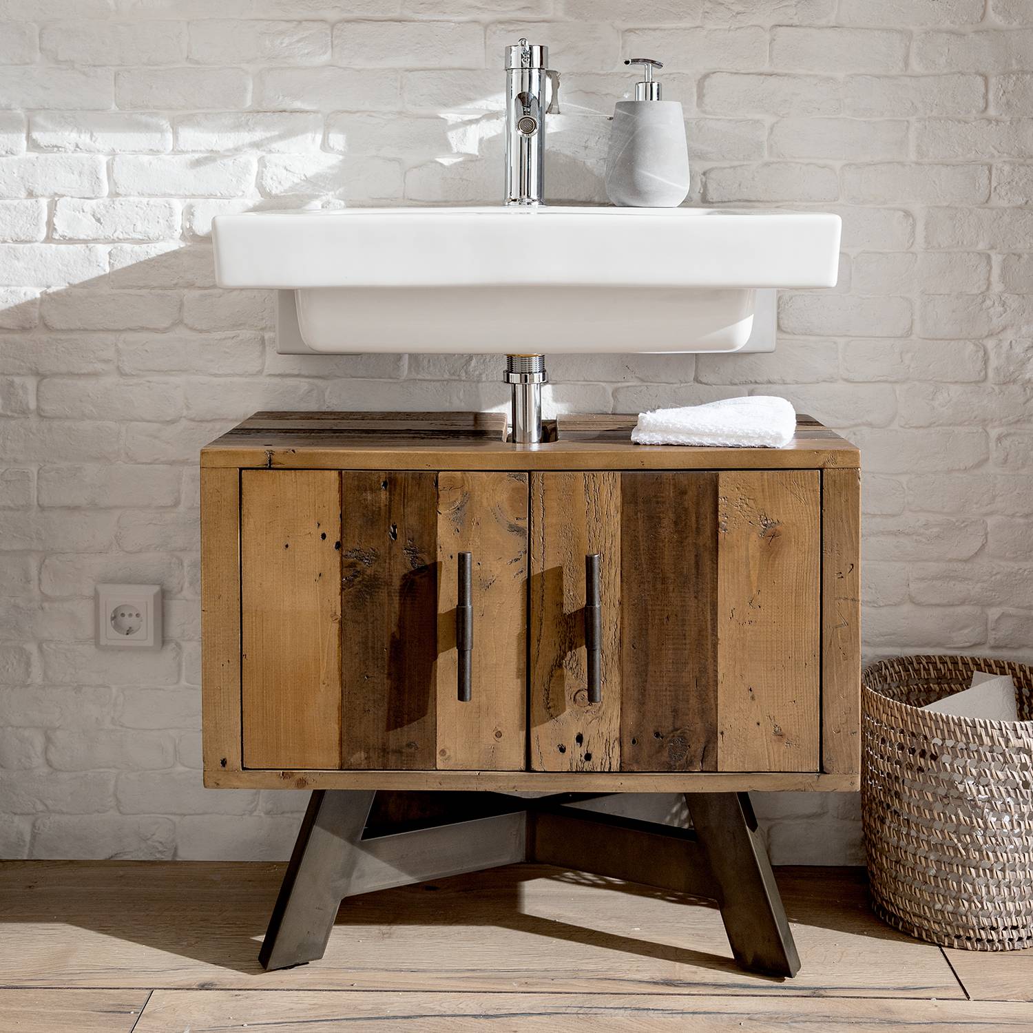 home24 Waschbeckenunterschrank 68 x 56 x 33cm Braun home24 Waschbeckenunterschrank 68 x 56 x 33cm Braun von home24