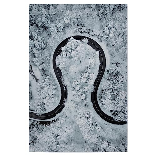 artboxONE Poster 120x80 cm Natur Kurve im Winterwald hochwertiger Design Kunstdruck - Bild straße drohne Schnee von artboxONE