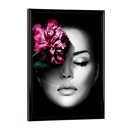 artboxONE Poster mit schwarzem Rahmen 18x13 cm Natur Frau Blumengesicht - Bild Frau Blume Gesicht von artboxONE