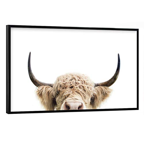 artboxONE Poster mit schwarzem Rahmen 45x30 cm Natur Peeking Cow - Bild Kuh Bauernhof Tier Art braune Kuh von artboxONE