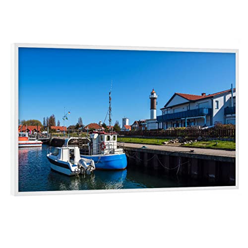 artboxONE Poster mit weißem Rahmen 75x50 cm Natur Fischerboote und Leuchtturm - Bild Hafen Boot fischerboot von artboxONE