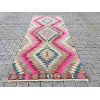 Handgewebter Vintage Kelim Teppich Großes Diamant-Design, Pink & Blau von arthandmadetr