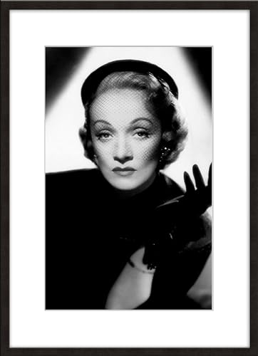artissimo, schwarz weiß Poster mit Passepartout und Rahmen 51x71cm, PE6582-SC, Stars: Marlene Dietrich, Bild, Wandbild, Bild, Hollywood Legenden, Berühmte Filmstars, Schwarz weiß Foto gerahmt von artissimo
