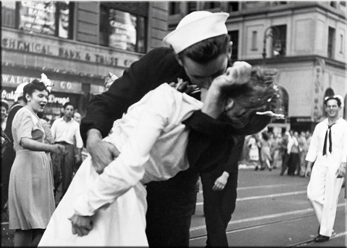 artissimo Leinwandbild Bild auf Leinwand 70x50cm Gemälde Kunst vintage schwarz-weiß Foto Kuss, Victor Jorgensen: Kissing the War Goodbye artissimo Leinwandbild Bild auf Leinwand 70x50cm Gemälde Kunst vintage schwarz-weiß Foto Kuss, Victor Jorgensen: Kissing the War Goodbye von artissimo