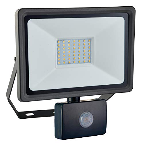 as - Schwabe OPTILINE LED Strahler mit Bewegungsmelder 50 W, 4500 Lumen- Erfassungsbereich von 100° und bis 8 m - Wandleuchte neutralweiß 4000K - Außenbeleuchtung spritzwassergeschützt IP44, 46335 von as - Schwabe