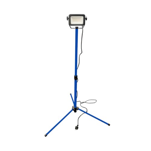 as - Schwabe Optiline LED Arbeitsstrahler 30W 3600 Lumen mit Stativ - höhenverstellbar 0,8-1,34 m - 2 m Anschlussleitung - IP65 Stahlgehäuse - robust & langlebig - 4000K neutralweiß - IP44, 46690 as - Schwabe Optiline LED Arbeitsstrahler 30W 3600 Lumen mit Stativ - höhenverstellbar 0,8-1,34 m - 2 m Anschlussleitung - IP65 Stahlgehäuse - robust & langlebig - 4000K neutralweiß - IP44, 46690 von as - Schwabe