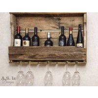Altholz-Weinregal Mit Glasaufhänger Rustikale Bauernhausbar von asisdesignsshop