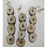 Altholzscheibe Weihnachtsverzierung Schnee & Freude, Rustikales Dekor von asisdesignsshop