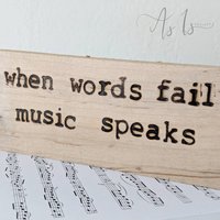 "Holzverbranntes Musik Zitat Zeichen Altholz, Musiker Geschenk." "Holzverbranntes Musik Zitat Zeichen Altholz, Musiker Geschenk." von asisdesignsshop