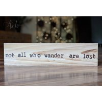 Tolkien Zitat Recyceltes Holzschild Inspirierendes Reise-Dekor von asisdesignsshop