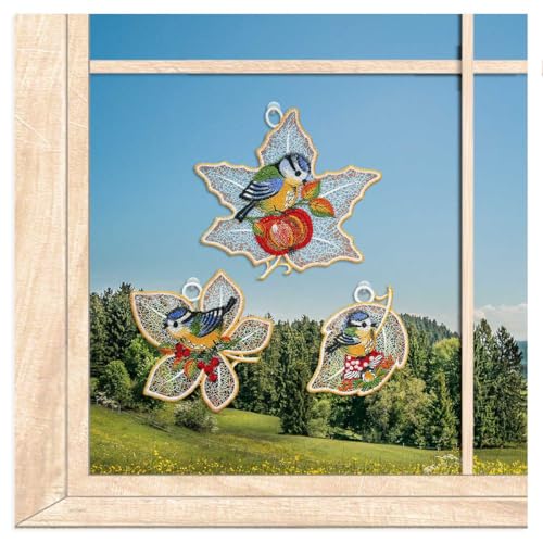 atelier alles-Spitze 3er Set Fensterbilder Herbstblätter mit Blaumeisen | EIN Bezauberndes Dekorationsset aus Farbiger Vogtländischer Luftspitze inkl. Saugnapf | Wiederverwendbare Herbstdeko von atelier alles-Spitze