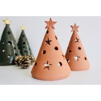 Weihnachtsbaum-Teelicht, Keramik-Kerzenhalter, Weihnachtskeramik-Laterne, Urlaubskeramik Mini-Baumleuchten von atelierShandmade