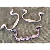 Vintage Messing Möbelgriffe Ornamente von atelierdemadamerose