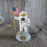 Vintage Astronaut Ornament Lunar Landing Neil Armstrong Christmas Eagle Has Landed Light Sound Hallmark 1994 Video von atgrandmastable