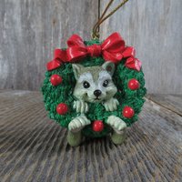 Vintage Waschbär Im Kranz Ornament Weihnachten Resin Grün Rot von atgrandmastable