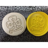 Mädchen Führt Ausstechform Embosser von aussiecookiecutters