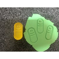 Happy Kapsel Ausstechform Prägemaschine von aussiecookiecutters