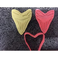 Meglalodon Haifischzahn Ausstechform Prägezange Meglalodon Haifischzahn Ausstechform Prägezange von aussiecookiecutters