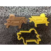 Picknicktisch Ausstechform 01 von aussiecookiecutters