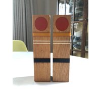 Hölzerne Salz - Und Pfefferstreuer Mit Harz Inlay Von Robert Mckeown von axonometry