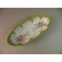 Peridot Porzellan Floral Servierplatte von aylasantiques