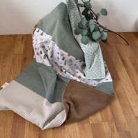 Babydecke Personalisiert Mit Name Skandi Waldtiere Salbei Grün , Puckdecke Kinderwagendecke von babrause