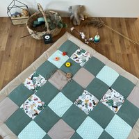 Krabbeldecke Waffelpique Mit Name Personalisierbar Dschnungel Salbei Mint Grün Krabbelmatte Spielmatte Krabbeldecke Waffelpique Mit Name Personalisierbar Dschnungel Salbei Mint Grün Krabbelmatte Spielmatte von babrause