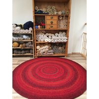 Handgemachte Runde Teppich in Rot, Misst 59'' Im Durchmesser von balticfrog