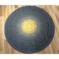 Schöne Hand Gehäkelt Runden Teppich, 45'' Im Durchmesser, Auf Bestellung Gefertigt von balticfrog