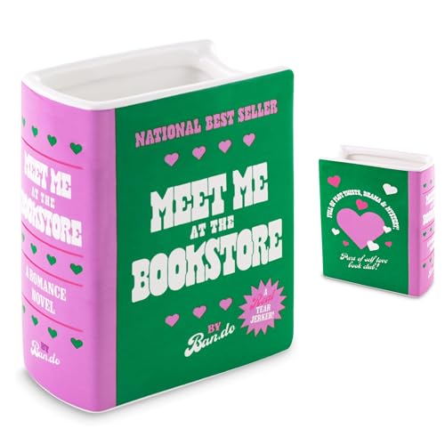 ban.do Kleine dekorative Vase in Buchform, bunte Keramikvase, Regaldekoration für Zuhause oder Büro, Meet Me at The Bookstore von ban.do