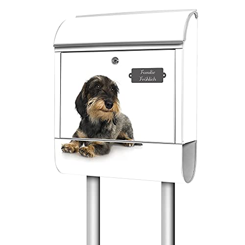 banjado® Briefkasten mit Standfuß personalisierbar Motiv Dackel - Stand Briefkasten mit Zeitungsfach pulverbeschichtet aus Stahl weiß - Postkasten A4 Einwurf inkl. 2 Schlüssel von banjado