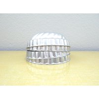 Vintage Jello Formen von basicallyBaca
