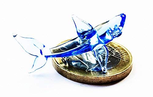 Hai Mini Hellblau - Miniatur Figur aus Glas Blauer Haifisch - Fisch Glastier Glasfigur Deko Setzkasten Vitrine von basticks