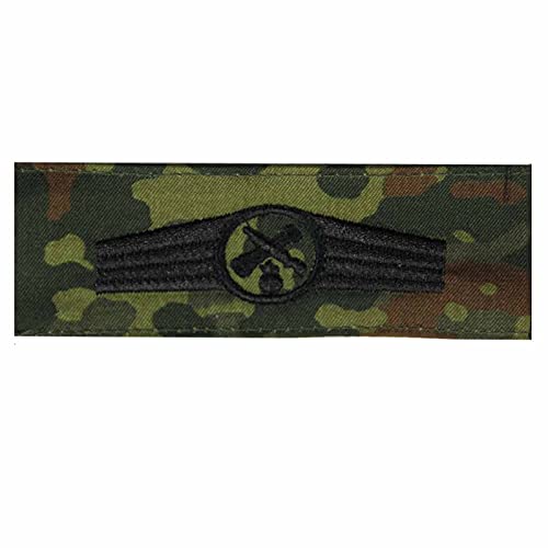 baum-m gmbh Tätigkeitsabzeichen Rohrwaffen der Bundeswehr Schwarze Stickerei auf Flecktarn-farbenen Original Stoff baum-m gmbh Tätigkeitsabzeichen Rohrwaffen der Bundeswehr Schwarze Stickerei auf Flecktarn-farbenen Original Stoff von baum-m gmbh