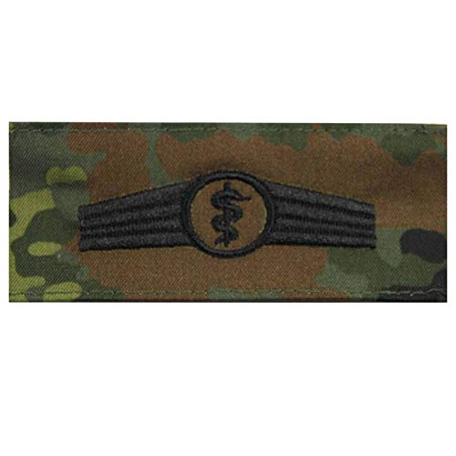baum-m gmbh Tätigkeitsabzeichen der Bundeswehr Sanitätspersonal Schwarze Stickerei auf Flecktarn farbenen Original Stoff von baum-m gmbh
