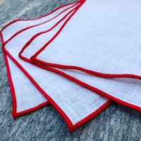 Weiße Leinen Servietten Mit Gerolltem Saum Personalisiertes Geschenk Als Untersetzer von bellelinen
