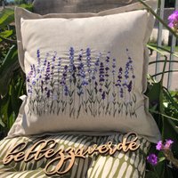 Besticktes Leinenkissen „Lavendel" Besticktes Leinenkissen „Lavendel" von bellezzaverde