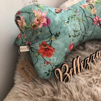 Leseknochen Mit Lieblichen Blümchenmuster Leseknochen Mit Lieblichen Blümchenmuster von bellezzaverde