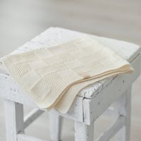 Handgestrickte Babydecke Aus Merino Wolle - Creme Weiss Handgestrickte Babydecke Aus Merino Wolle - Creme Weiss von belovedLT