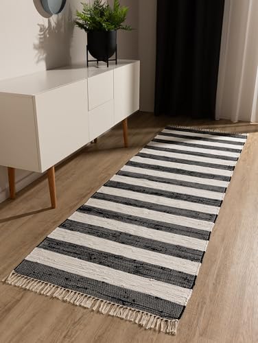 benuta Pop Baumwollteppich Tom - Schwarz/Creme 80x300 cm - Handgewebter Wohnzimmer Teppich - 100% Recycelte Baumwolle - Für Fußbodenheizung geeignet benuta Pop Baumwollteppich Tom - Schwarz/Creme 80x300 cm - Handgewebter Wohnzimmer Teppich - 100% Recycelte Baumwolle - Für Fußbodenheizung geeignet von benuta