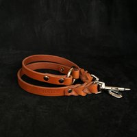 Bestia Multi Funktionsleine. Polizei Leine. 1.83 M Lang, 2 cm Breit. Super Widerstandsfähig. Top Qualität Büffelleder. Karabiner Bestia Multi Funktionsleine. Polizei Leine. 1.83 M Lang, 2 cm Breit. Super Widerstandsfähig. Top Qualität Büffelleder. Karabiner von bestiadoggear