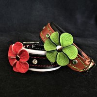 Das Bestia™ "Blumen" Halsband. Aus 100% Echtleder. Weich Gepolstert. Welpen Design. Yorkie. Pincher. Top Qualität. Handgemacht in Europa von bestiadoggear