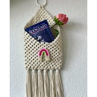 Makramee Wandbehang Tasche Mit Kleinem Regenbogen von bestofmacrame